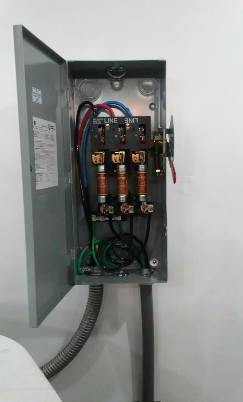 Three-phase disconnect switch installed for Smoke Detector Installation in Rio Dell